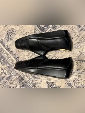SAS; woman’s orthopedic tri-comfort Black Slip-On Leather  Shoes 9.5 Wide
